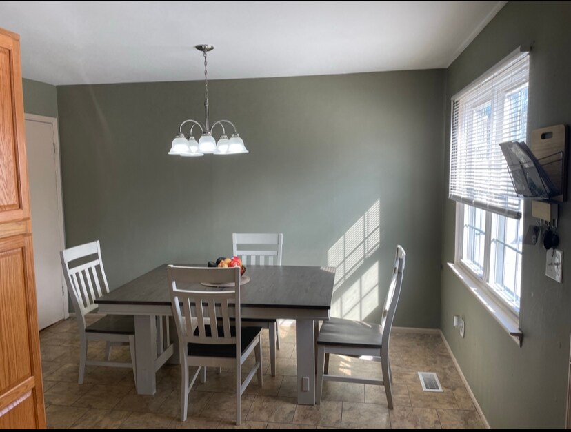 Building Photo - 183 Cynthia Dr