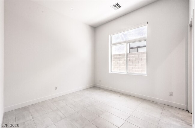 Building Photo - 10864 Agate Clfs Ave