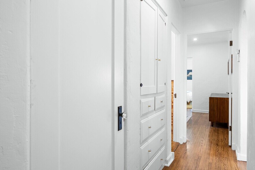 Building Photo - 3758 Gaviota Ave