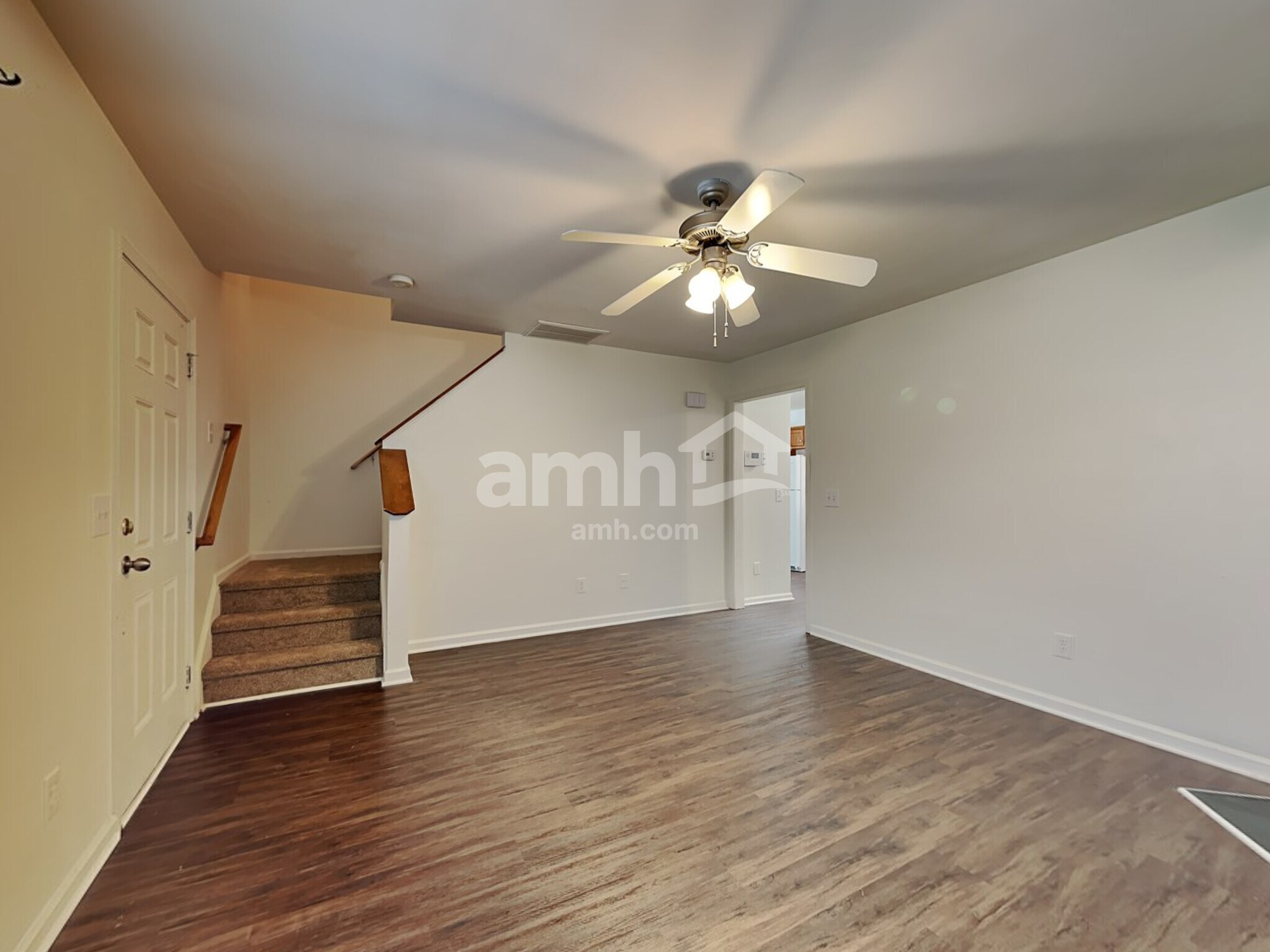 Building Photo - 606 3 Oaks Dr