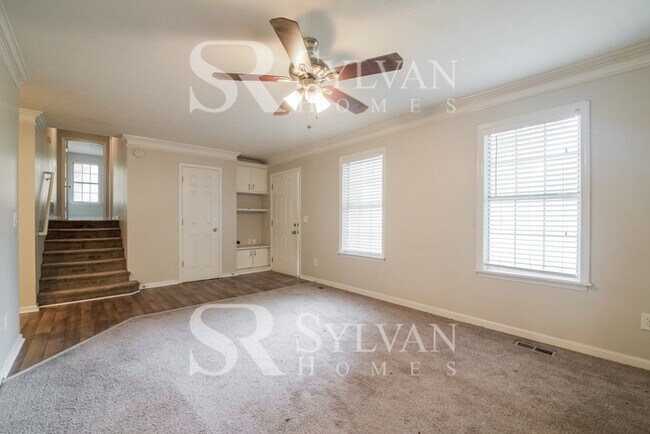 Building Photo - Immerse yourself in comfort and convenience