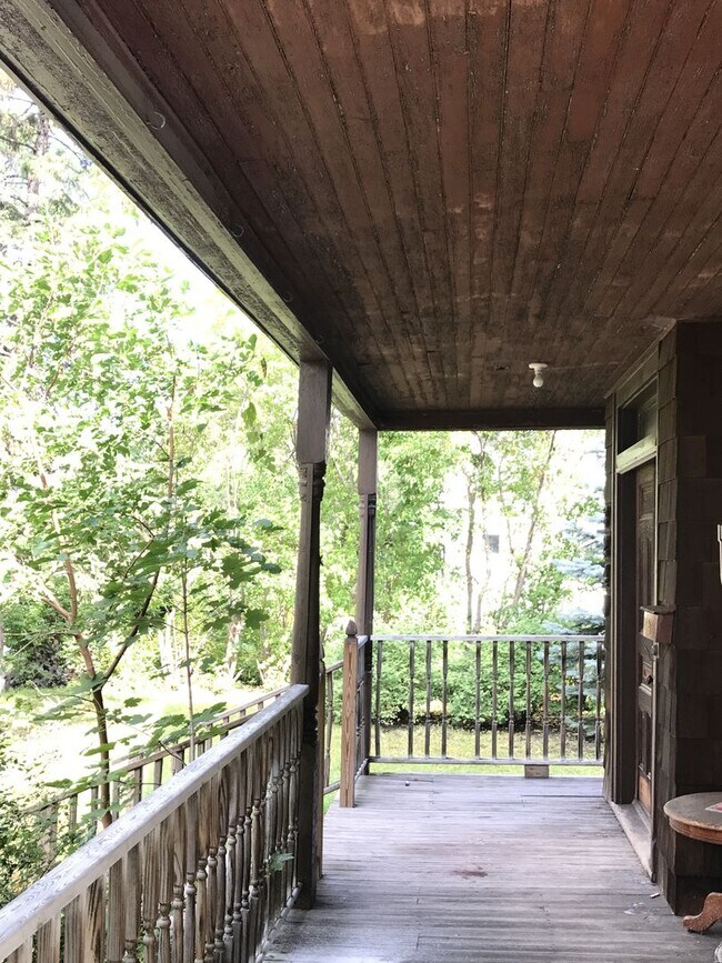 Building Photo - Precious 5 Bedroom 2 Bathroom Home in Sout...