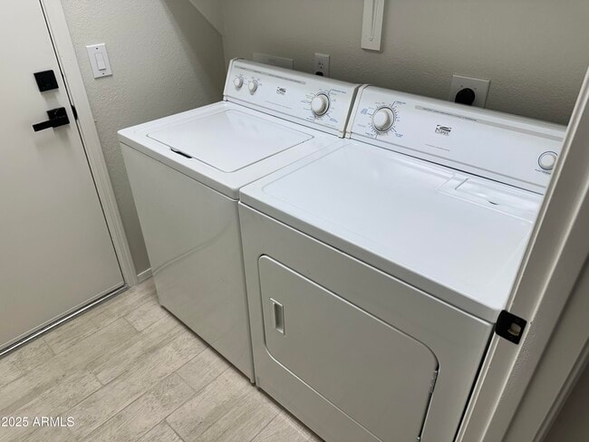 Building Photo - 7929 W Wescott Dr