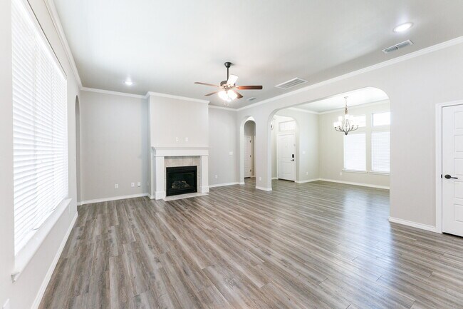 Building Photo - Modern 4-Bedroom Home in West Lubbock Just Blocks from new Frenship Schools