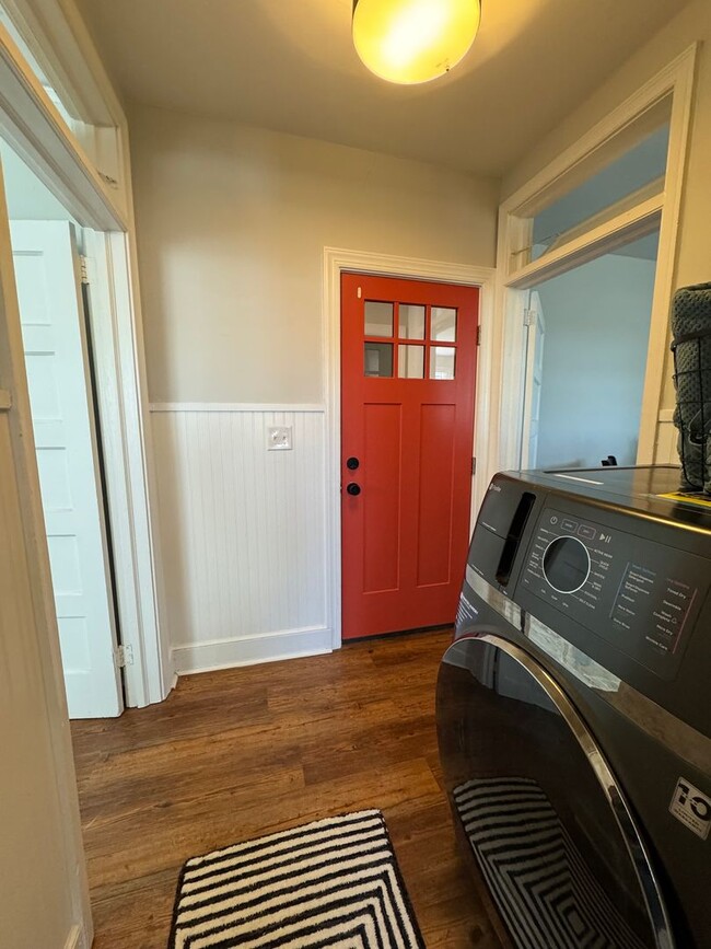 Building Photo - Pre-Leasing for the 26-27 School Year! - A...