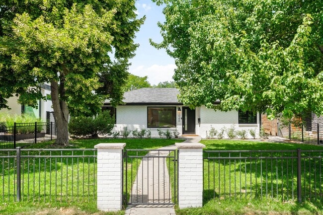 Building Photo - LUX 3BD, 2BA Belcaro Home with 2-Car Garage