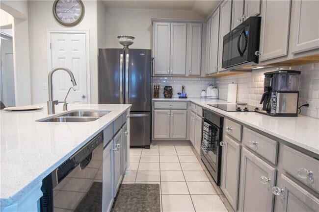 Building Photo - 3009 Armidale Dr