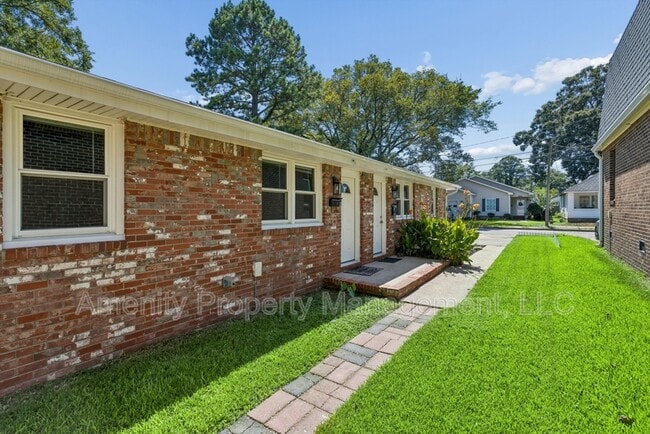 Building Photo - 1028 Modoc Ave