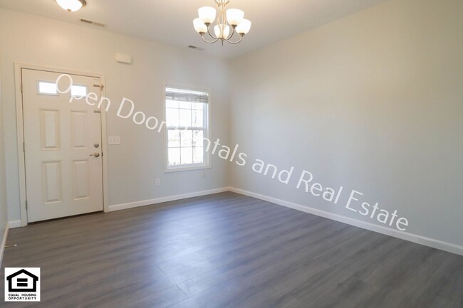 Building Photo - ***$500 off 1st months rent!**** 3 bedroom...