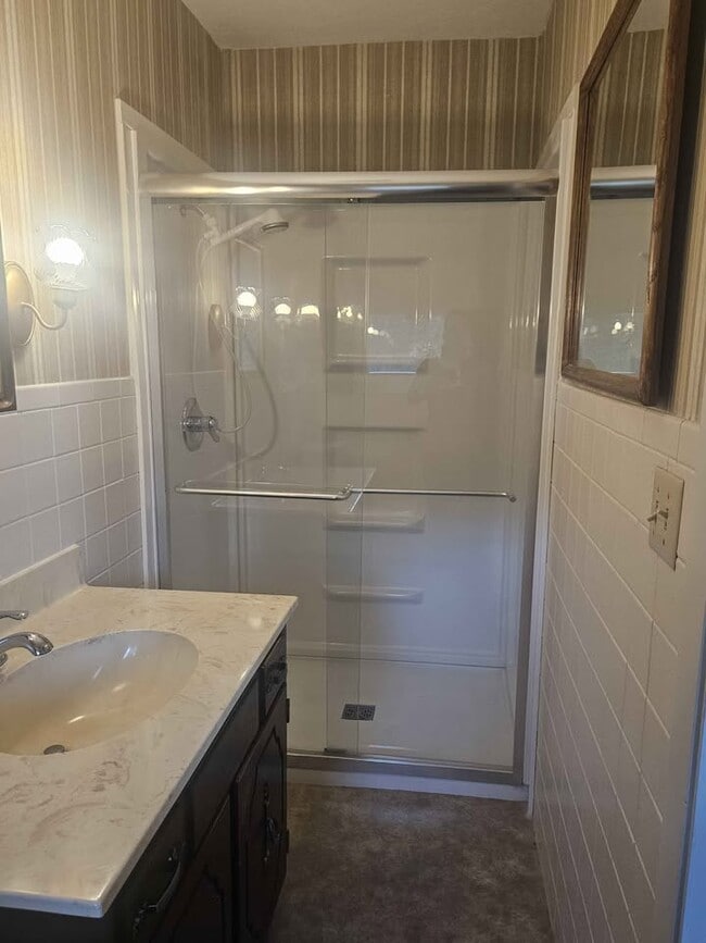 Building Photo - 121 S Regency Dr