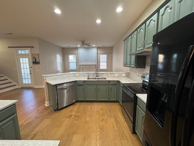 Building Photo - Beautiful 3BR/2.5BA Home in the Ballantyne Area; Great Schools!; Lawn Maintenance Covered