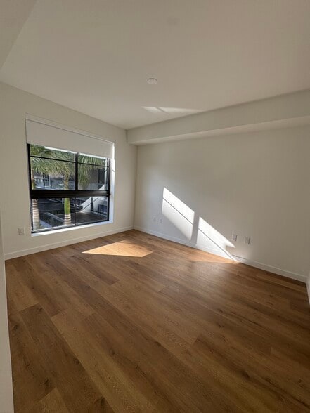 Building Photo - 1655 NW 124th St