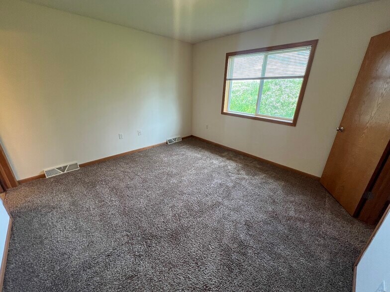 Building Photo - 1207 Temple Dr