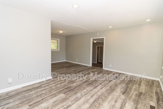 Primary Photo - 7707 Canyon Dr