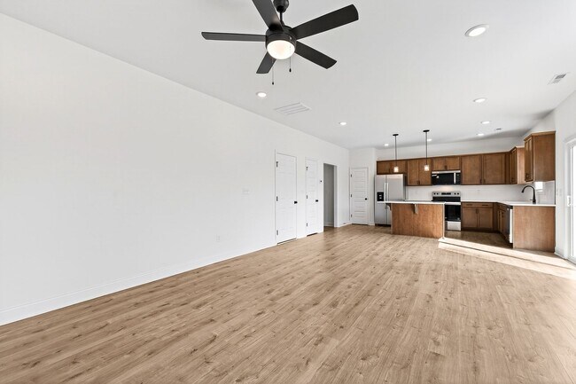 Building Photo - Modern and Charming 3-Bedroom Cul-de-Sac Home in Clayton!