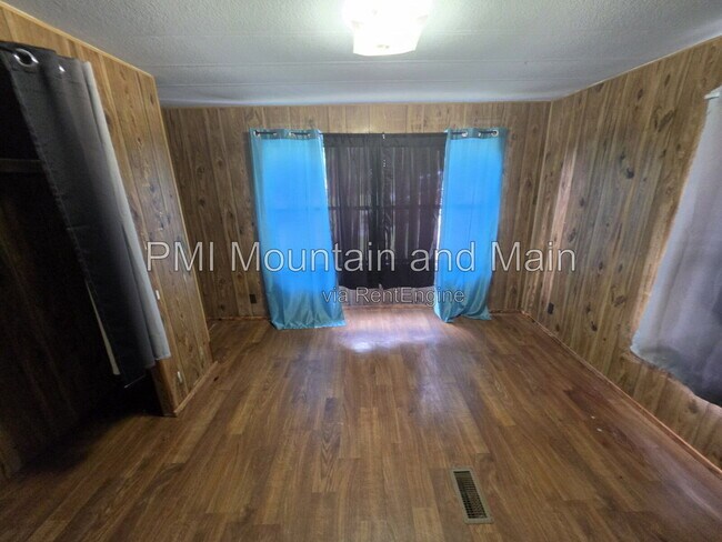 Building Photo - 5 Misty Mountain Way