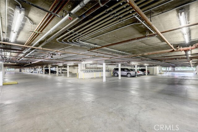 Building Photo - 5565 Canoga Ave
