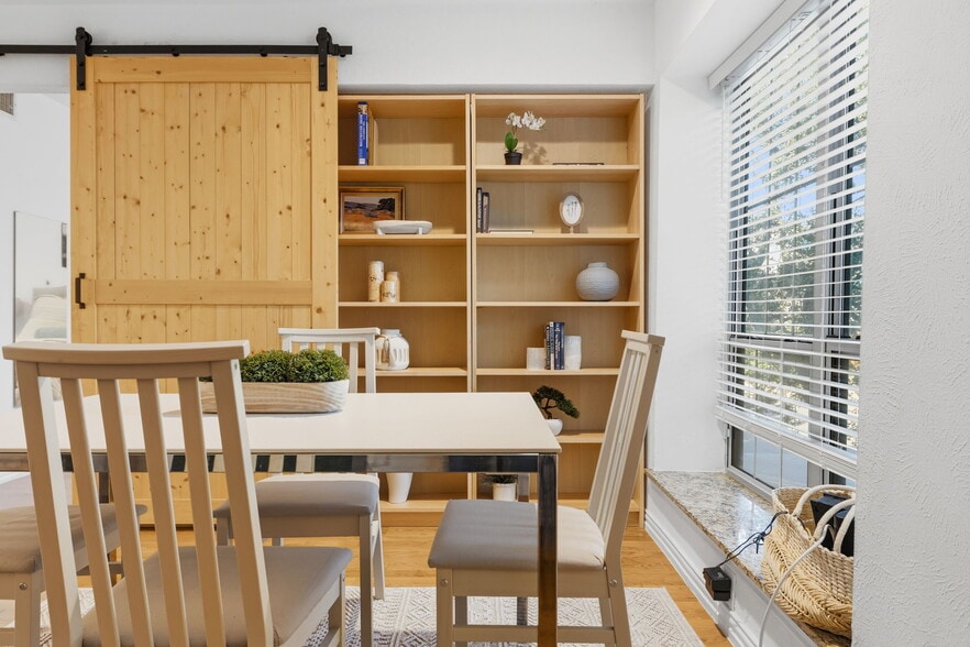 Building Photo - 5057 Les Chateaux Dr