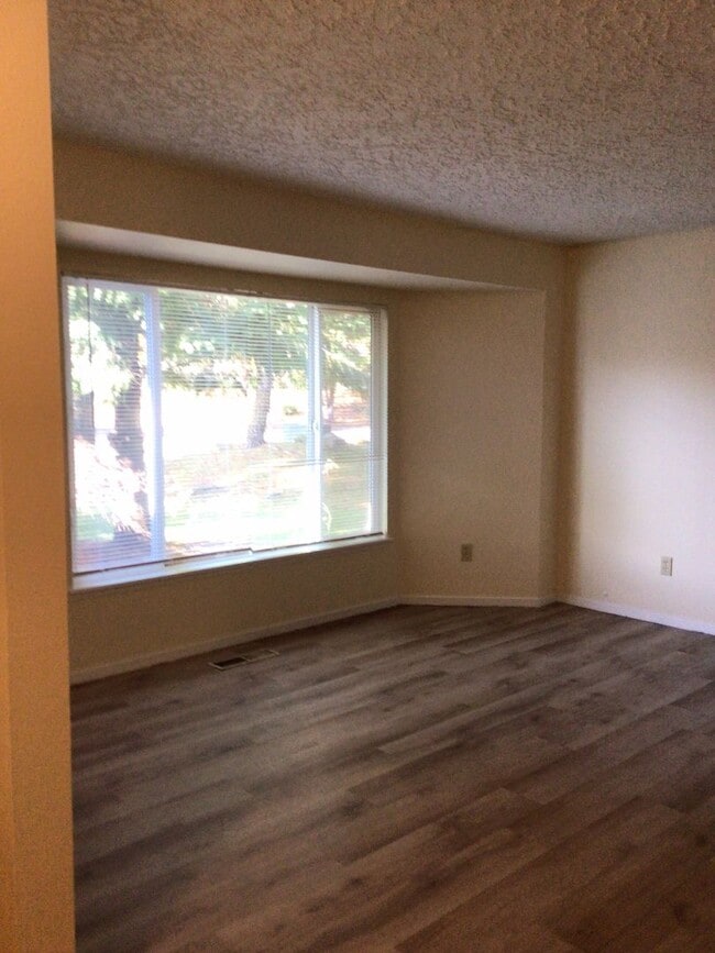 Building Photo - 3BD Ranch Style Home in Cascade Park