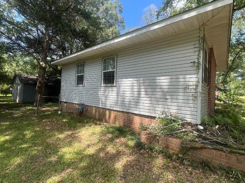 Building Photo - 3141 Oak Forest Dr