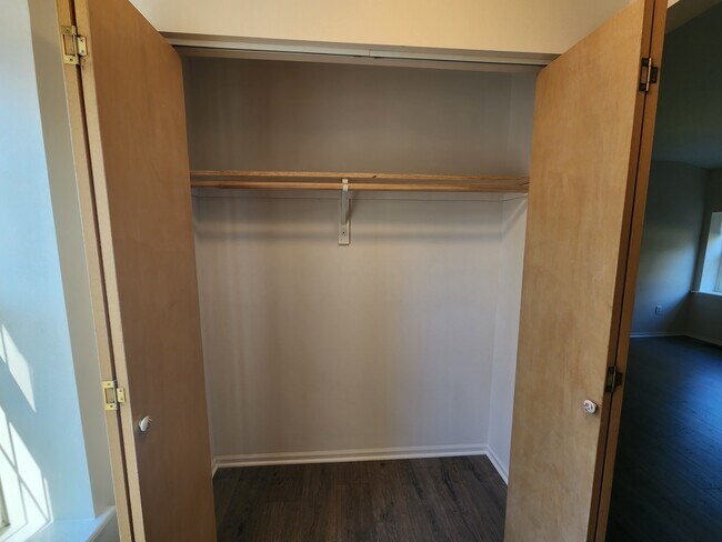 Building Photo - 296 Hockhockson