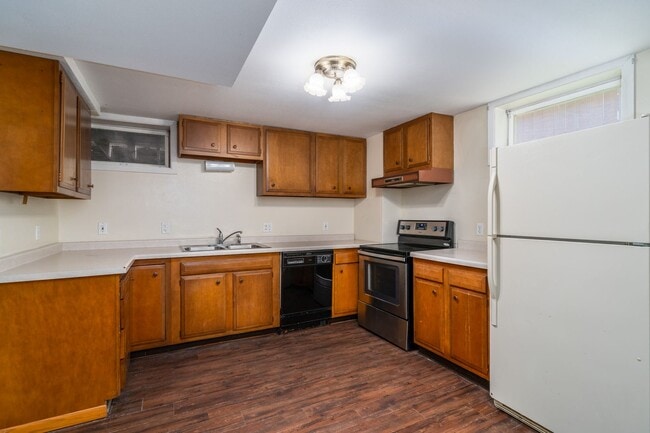 Building Photo - Single Family Home - Located Near Campus