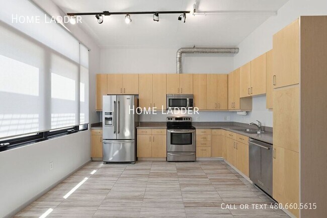 Building Photo - 7301 E 3rd Ave