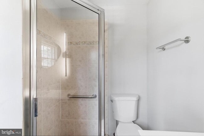 Building Photo - 9116 Hamilton Dr