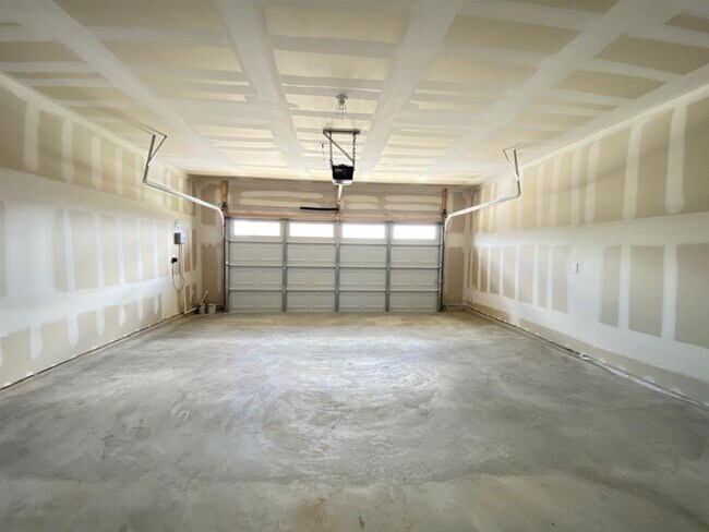 Building Photo - 209 Saide St