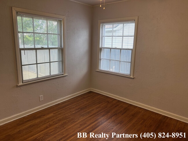 Building Photo - 1317 S Fulton Ave