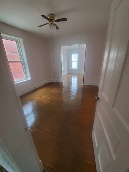 Building Photo - 25 S Locust St