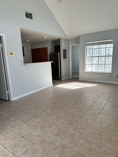 Building Photo - 12161 Armenia Gables Cir