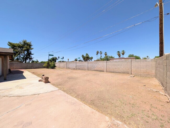 Building Photo - 3848 W North Ln