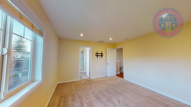 Building Photo - Beaverton - Stylish, Light & Bright, Close To Nike & Intel