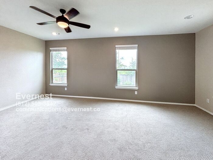 Building Photo - 106 Sweet Autumn Dr