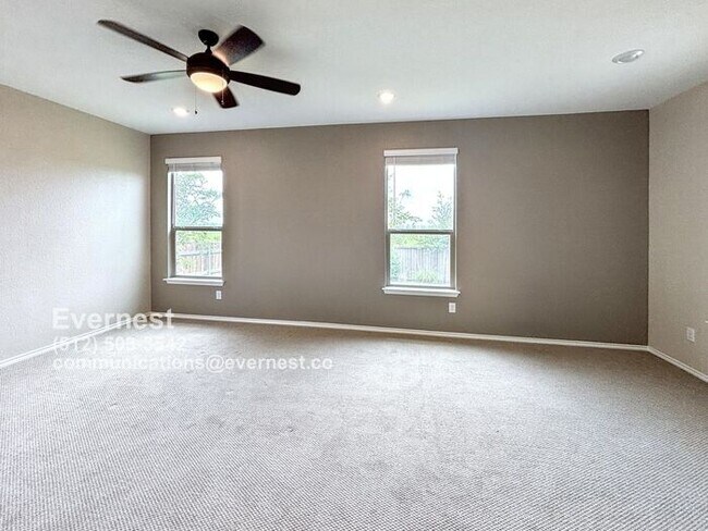 Building Photo - Beautiful 3-Bedroom Home with Fenced Yard ...