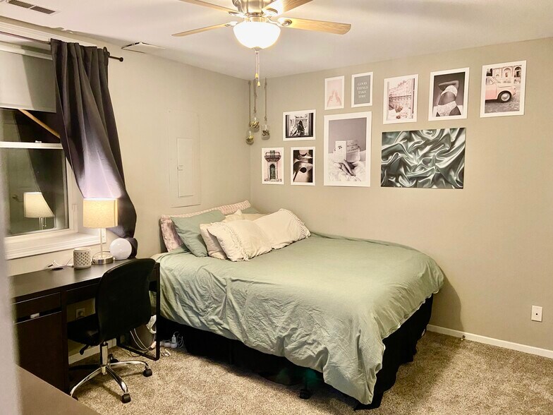 Lower level bedroom with two closets - 2416 Eaton Ave