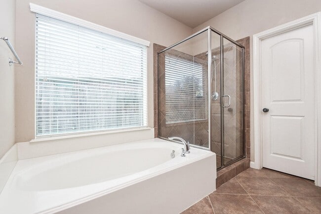 Building Photo - 5207 Belvedere Dr