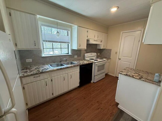 Building Photo - 23393 Nameless Rd