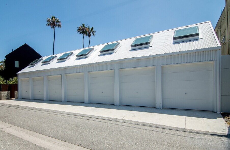 Building Photo - 1813 Penmar Ave