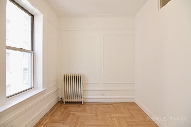 Building Photo - 730 W 183rd St