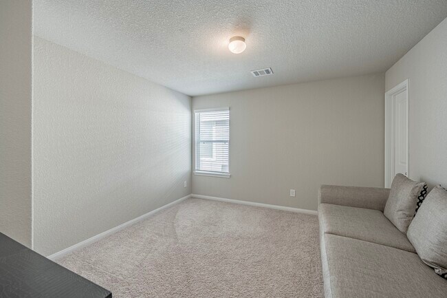 Building Photo - 4923 Blue Jacaranda Wy