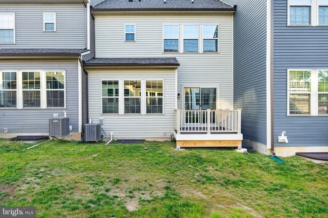 Building Photo - 302 Milton Stamp Dr
