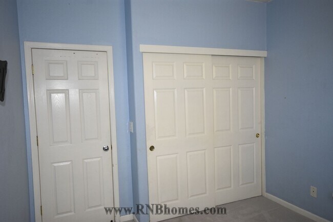 Building Photo - 133 Marinette Ct