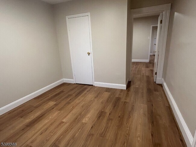 Building Photo - 68 Cottage Pl