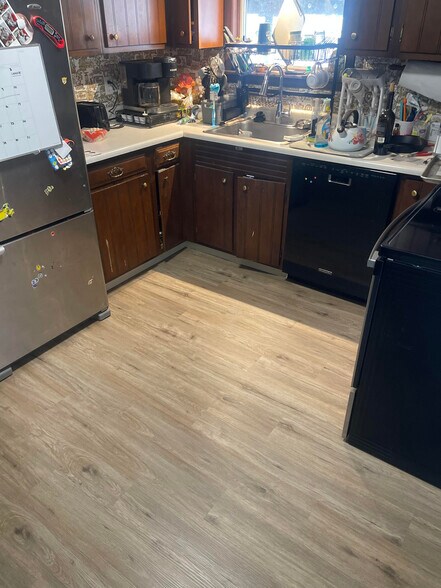 Building Photo - 324 Butterfield Ave