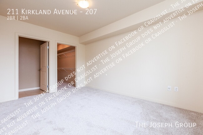 Building Photo - 211 Kirkland Ave