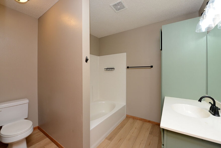 Building Photo - 5124 48th Ave S