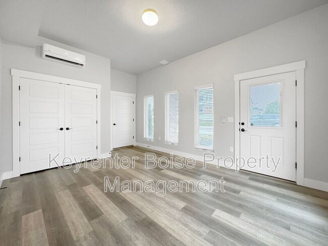 Building Photo - 8175 W Tudor Ln