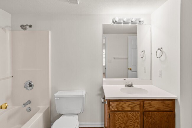 Building Photo - 2612-2614 Northampton Dr.